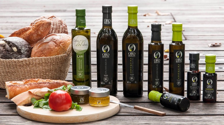 bottles of Oro Bailen olive oil