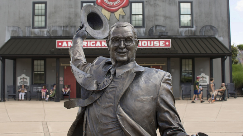 james beam statue