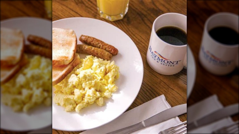 Baymont Inn's breakfast offerings