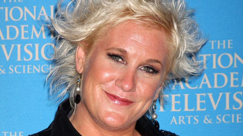 Anne Burrell smiling