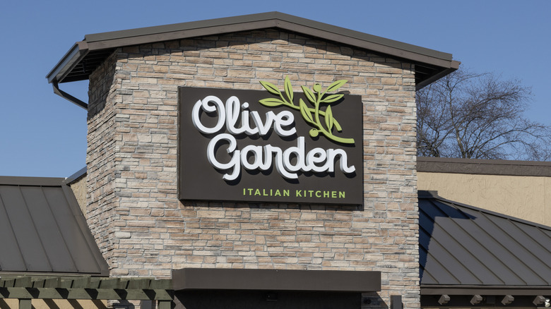 Olive Garden restaurant exterior