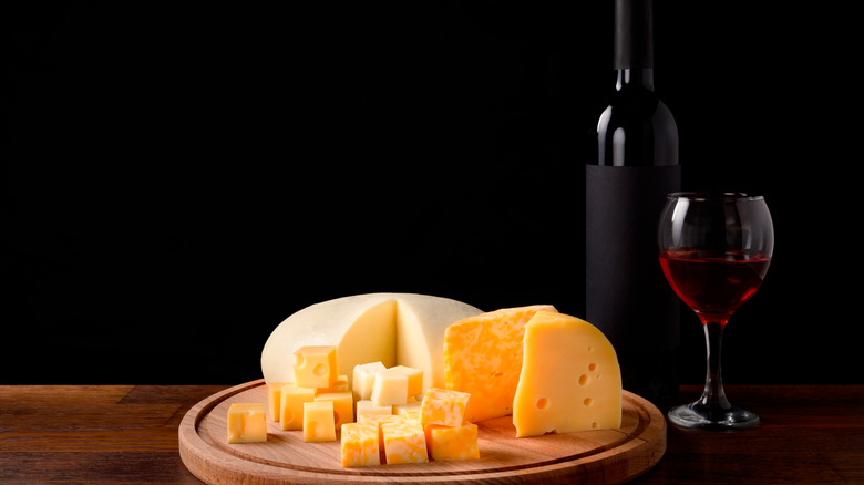 cheese and red wine 