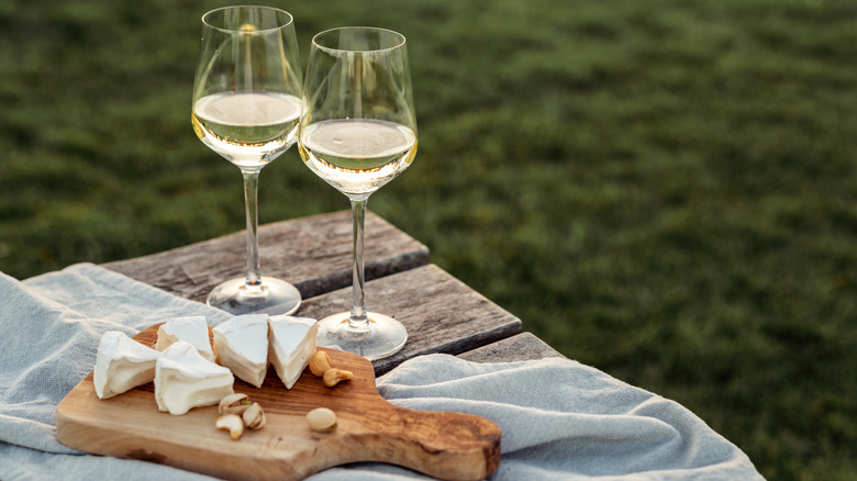 white wine with soft cheese 