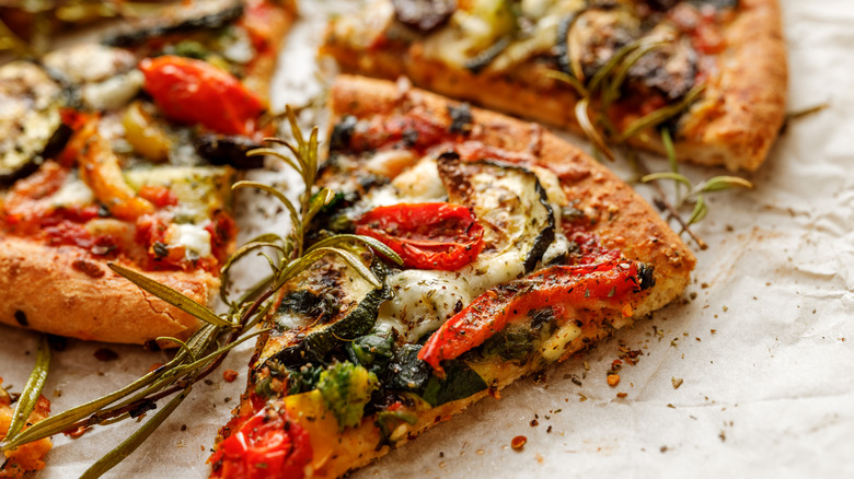 Vegetarian pizza with vegetables 