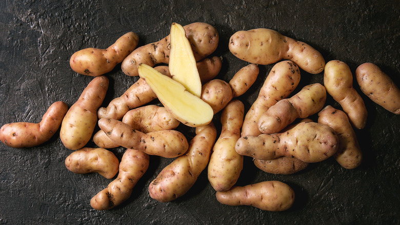 Raw fingerling potatoes 