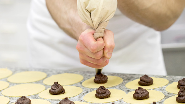 chef making Mpanatigghi