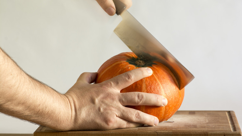 Cutting pumpkin with Usuba knife