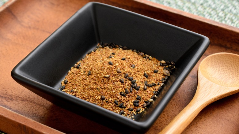 shichimi togarashi in bowl