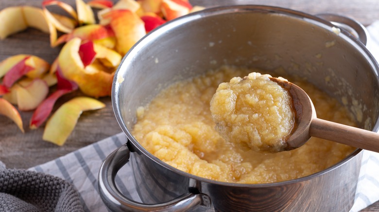 applesauce in a pot