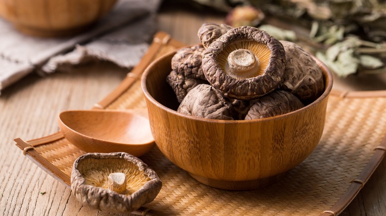 dried shiitake mushrooms