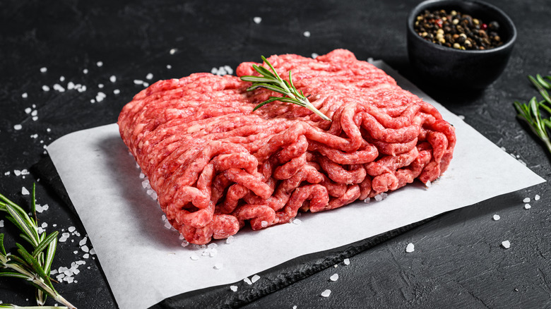 https://www.tastingtable.com/img/gallery/the-kitchen-tool-that-makes-cooking-ground-meat-easier-than-ever/intro-1667755179.jpg