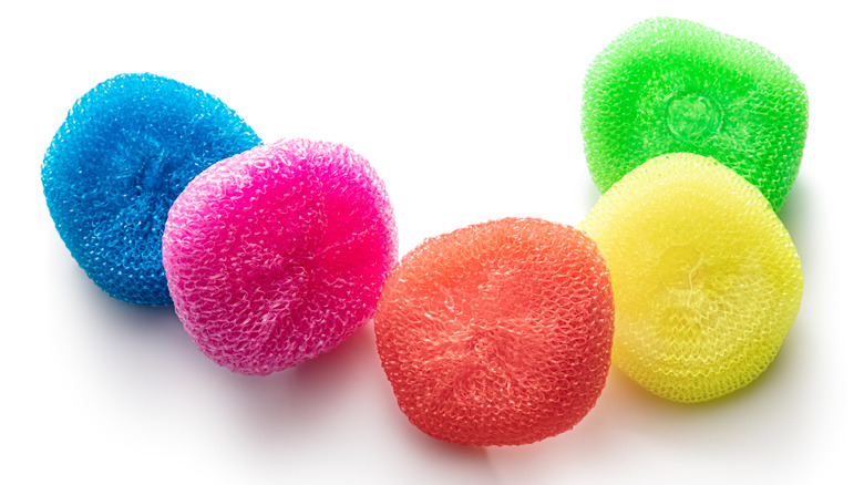 mesh scrubbers inn different colors