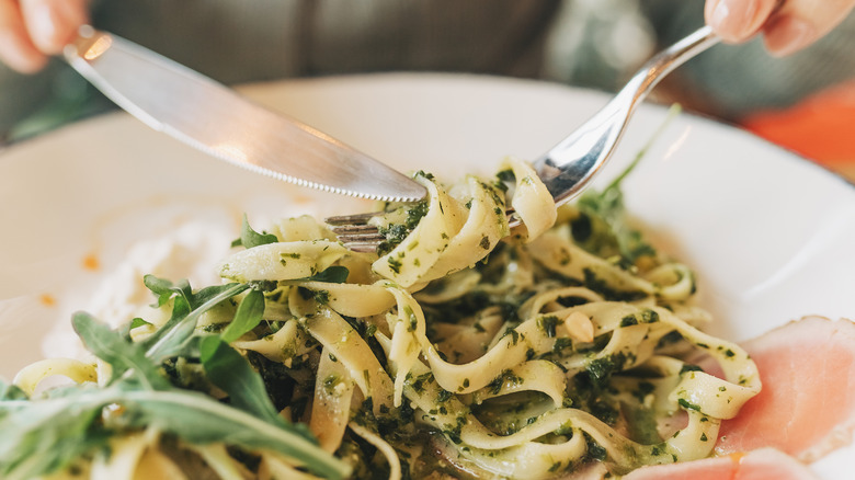 pasta with arugula and salmon