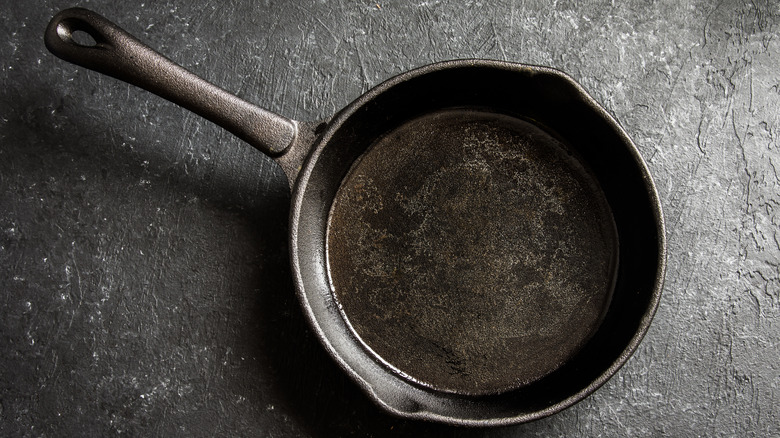 https://www.tastingtable.com/img/gallery/the-lesser-appreciated-pan-to-substitute-for-cast-iron/intro-1675706302.jpg