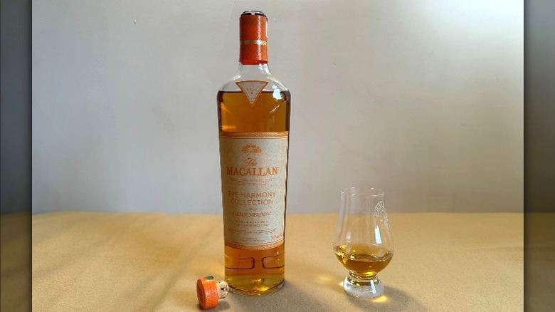 The Macannal Harmony Amber Meadow bottle and pour