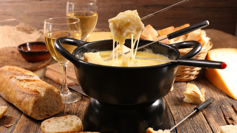 cheese fondue in pot