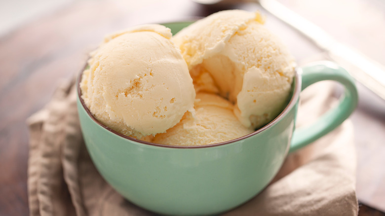 Ice cream in old-fashioned mug