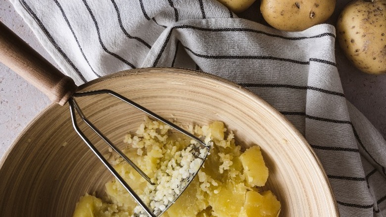 Homemade mashed potato preparation