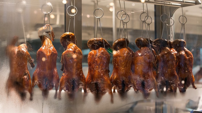 hanging peking ducks