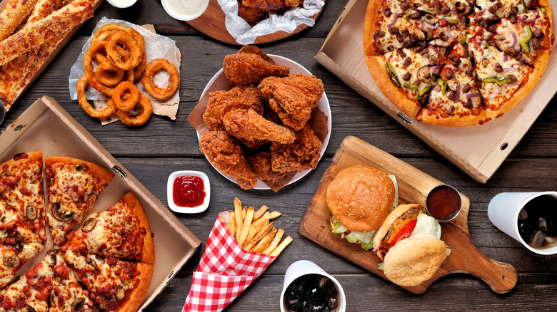 Table of traditional fast foods