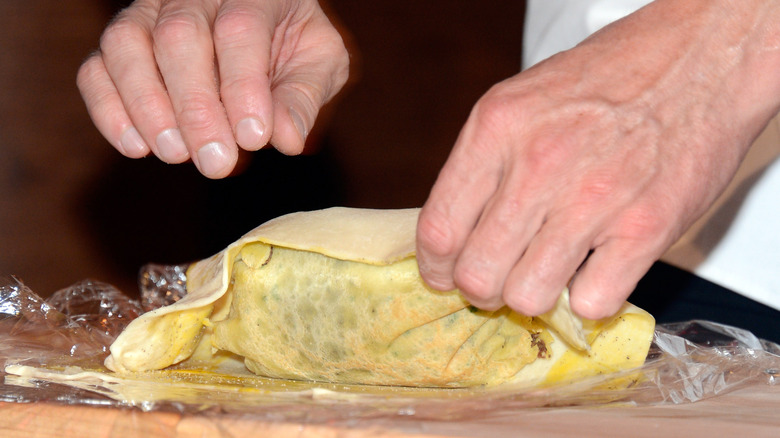 Gordan Ramsay prepares Beef Wellington