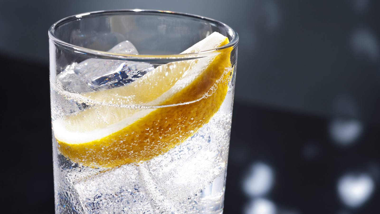 The Nutritional Difference Between Tonic Water And Club Soda