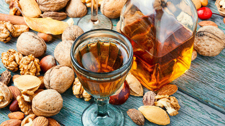 Nutty liqueur with nuts