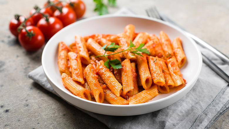 Penne with tomato sauce