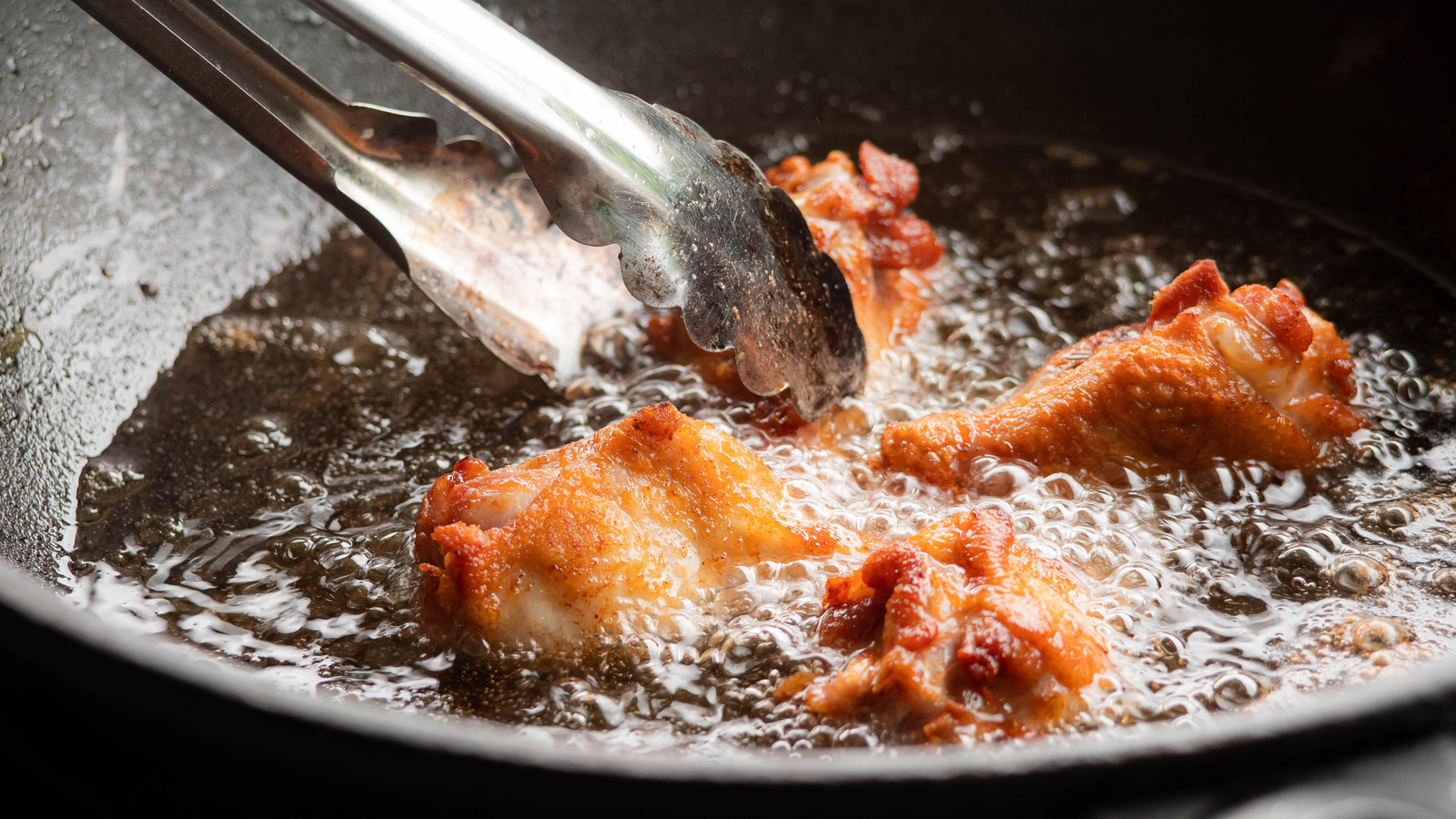 The Oil Mistake To Avoid When Shallow Frying Food