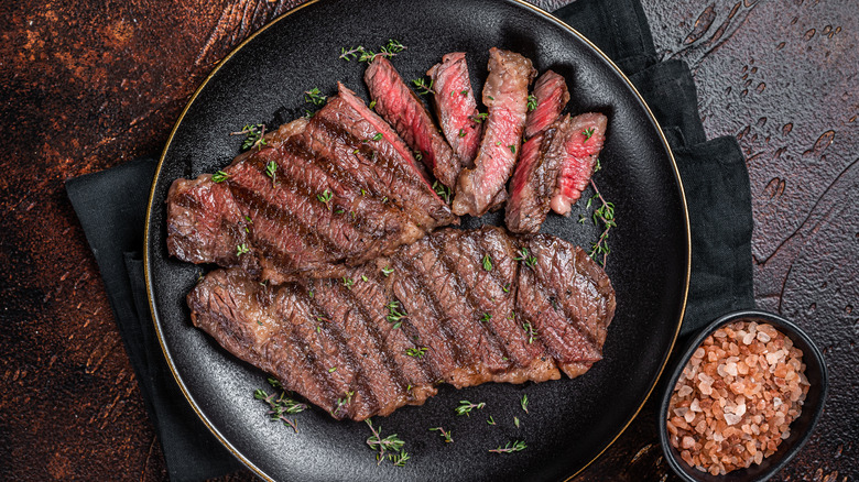 Steak with thyme and Himalayan salt