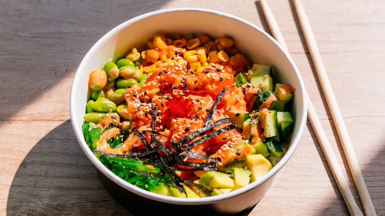 tuna poke bowl