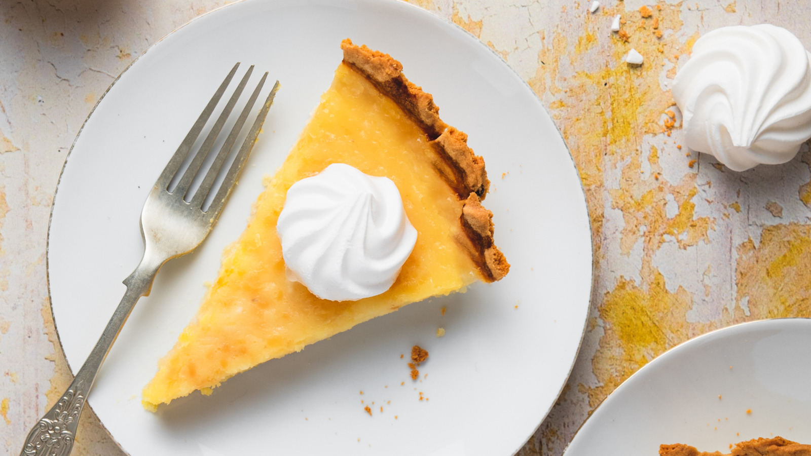 How To Make 3-Ingredient Lemon Pie Without An Oven