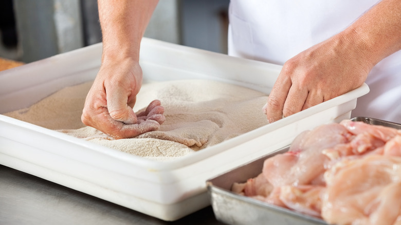 Coating chicken in cornflour