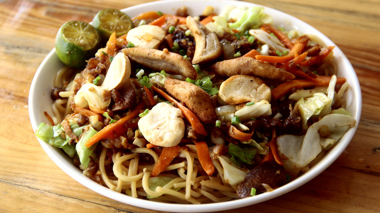 pancit canton dish