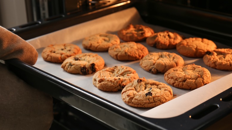 Cookies in oven