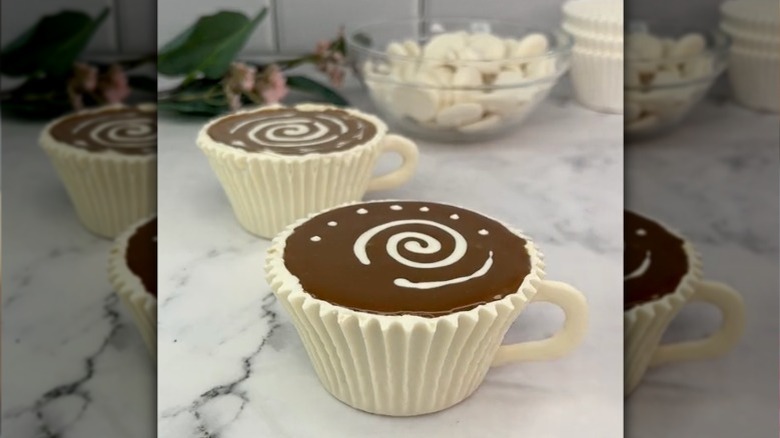 white chcolate coffee cup cakes