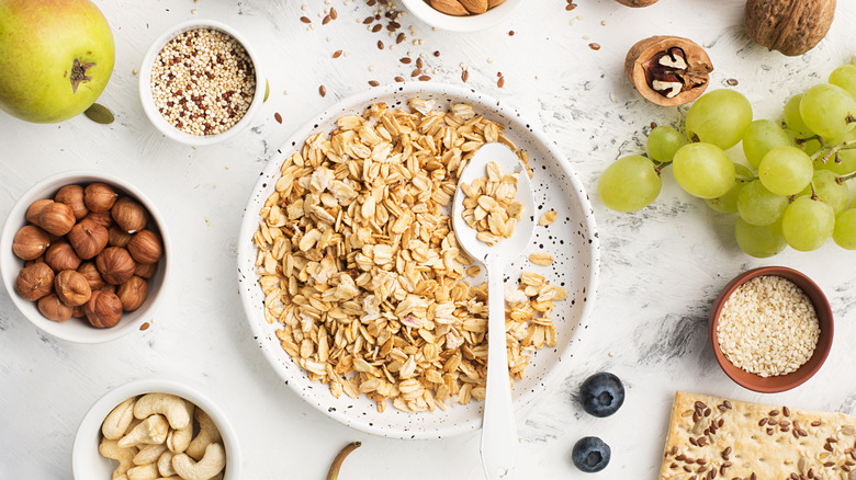 bowl of oats with quinoa, amaranth and nuts