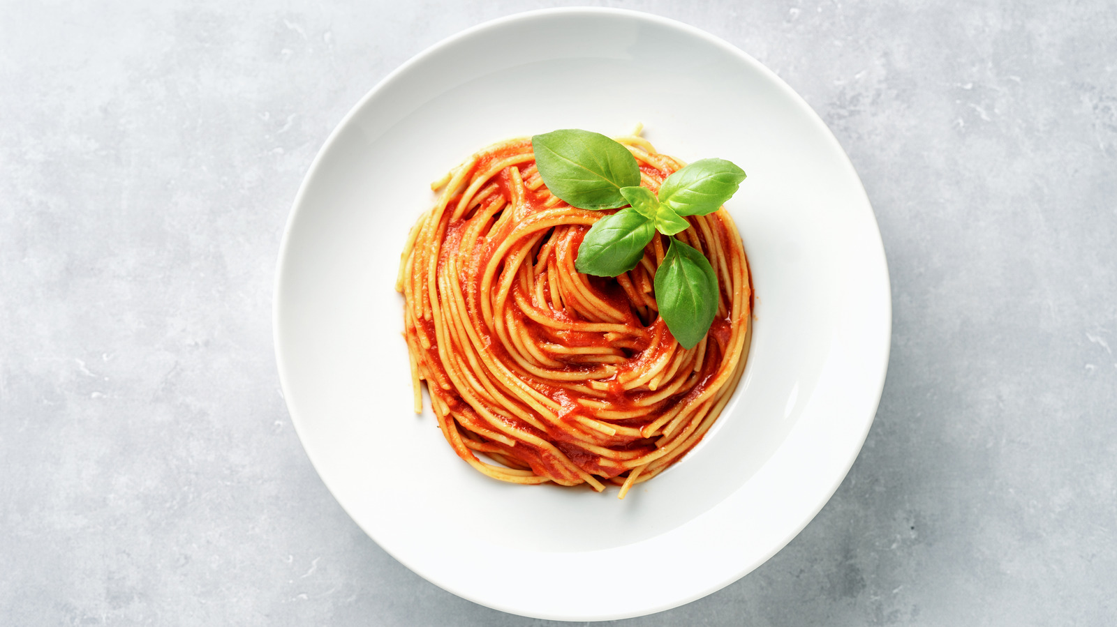 💡 You probably didn't know about these 4 hacks! Using your #kitchen gadgets  these ways, #cooking will be so much easier 😎 1️⃣ Colander When the pasta  is ready you're used to