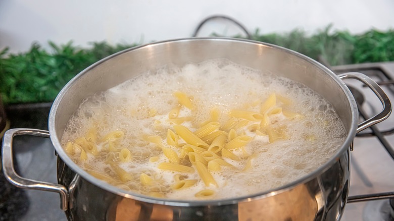 penne noodles boiling