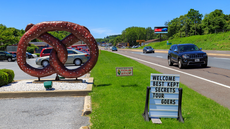 pretzel sign off highway