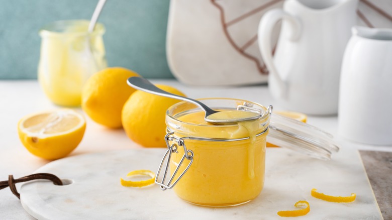 Lemon curd with sliced fruit