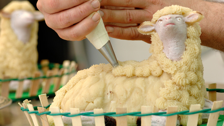 Decorating a lamb cake