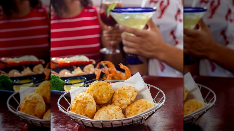 red lobster cheddar biscuits