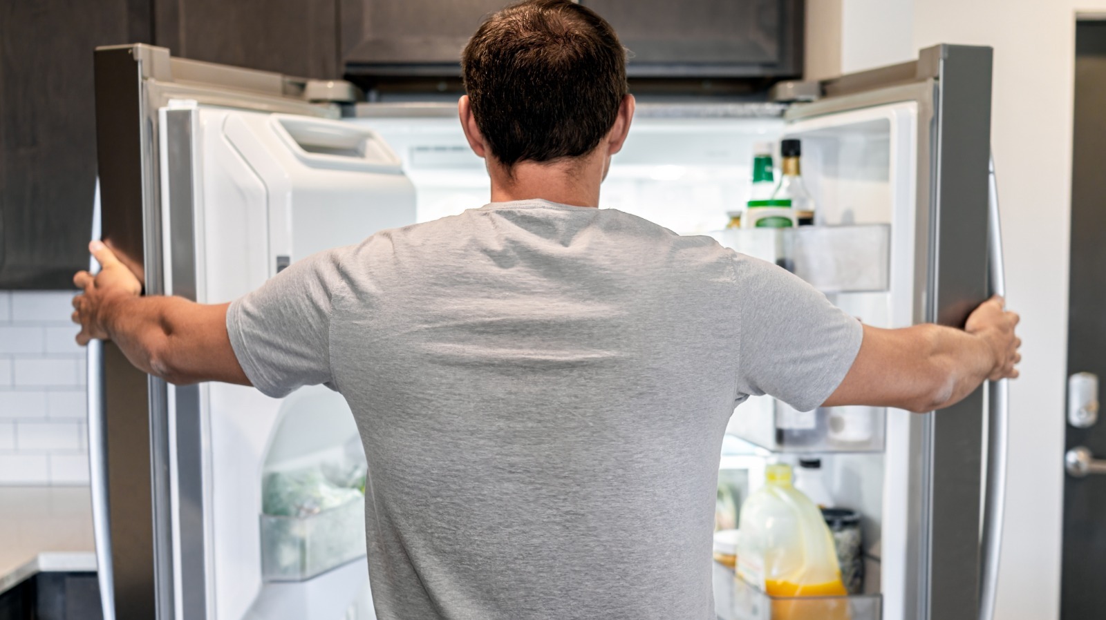 https://www.tastingtable.com/img/gallery/the-possible-reason-food-in-your-fridge-doesnt-last-as-long-as-expected/l-intro-1673555821.jpg