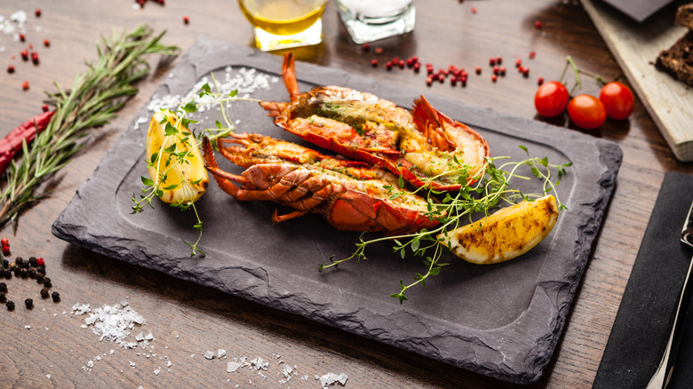 Grilled lobster with corn 