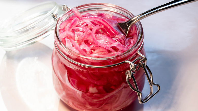 quick pickled red onions