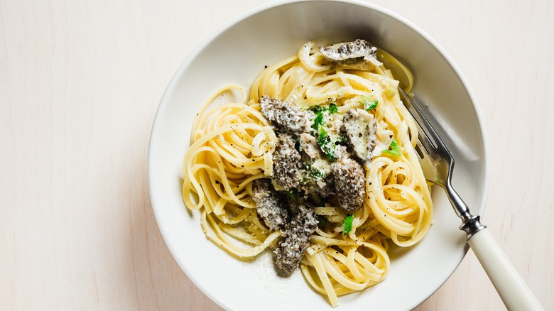 Pasta with morel creamy sauce