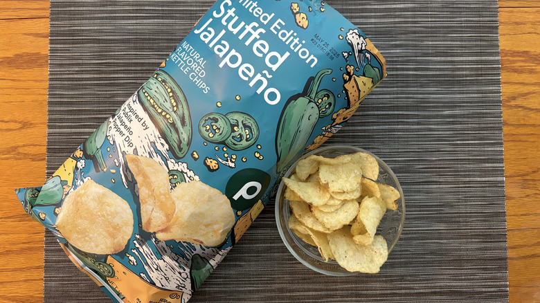 Bag and small bowl of Publix Stuffed Jalapeno kettle chips