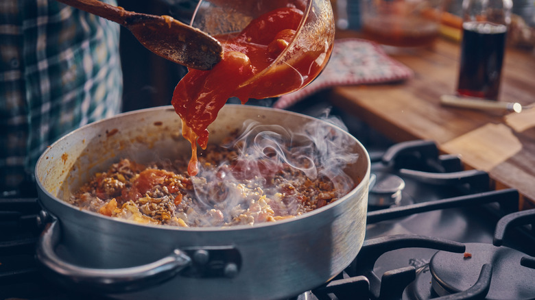 Pasta with tomato sauce