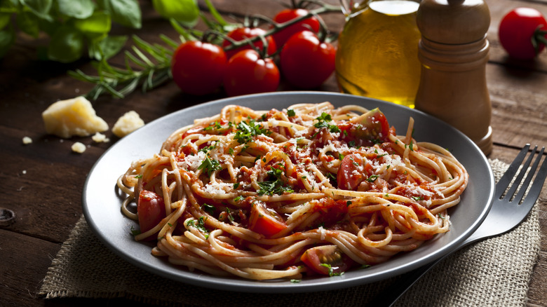 Pasta with tomato sauce